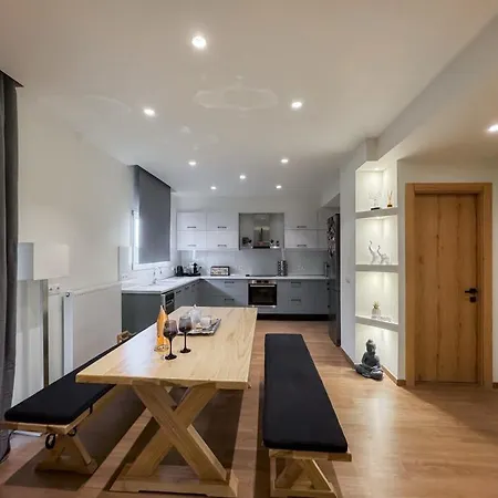 Diamantina's Comfort House * آغيوس غيوريوس